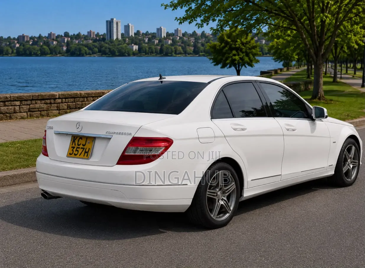 Mercedes-Benz C200 2009 White