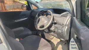 Toyota Ractis 1.5 FWD 2007 Silver