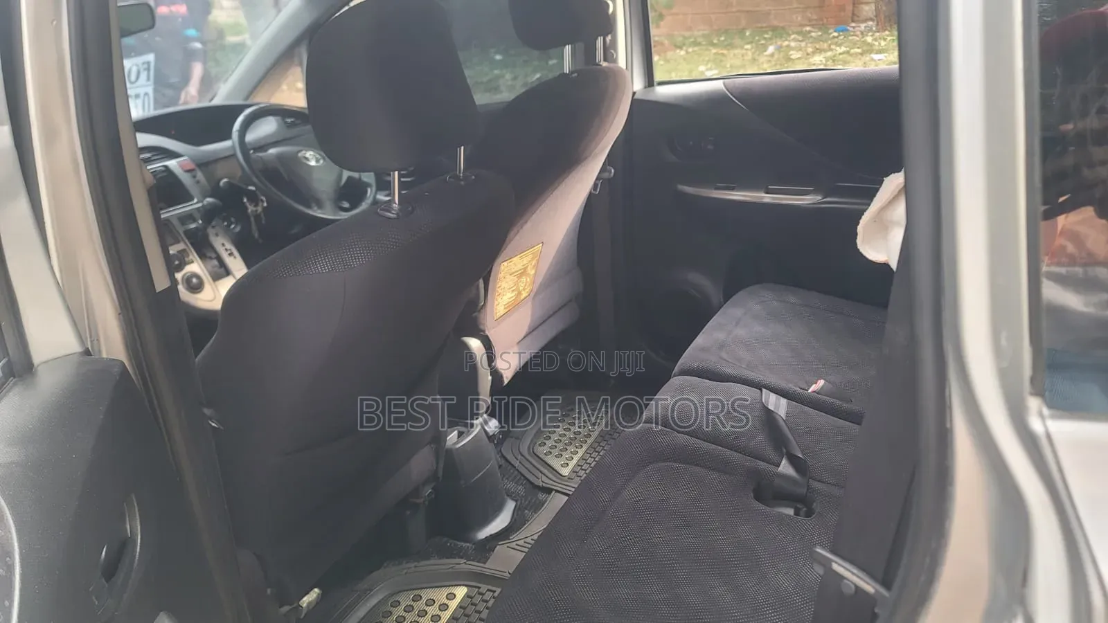 Toyota Ractis 1.5 FWD 2007 Silver