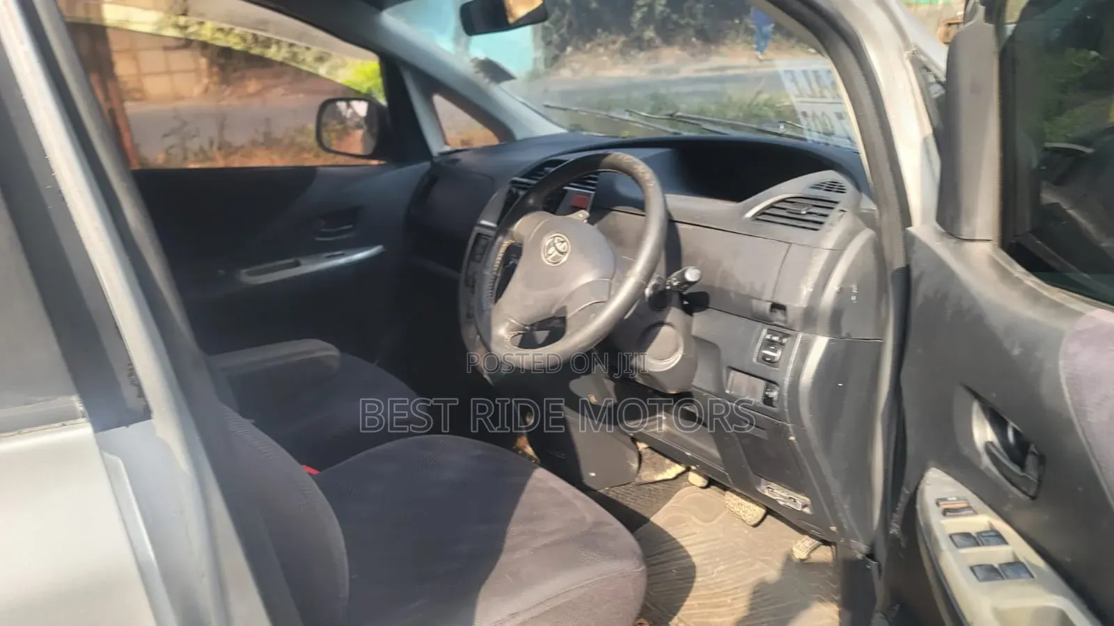 Toyota Ractis 1.5 FWD 2007 Silver