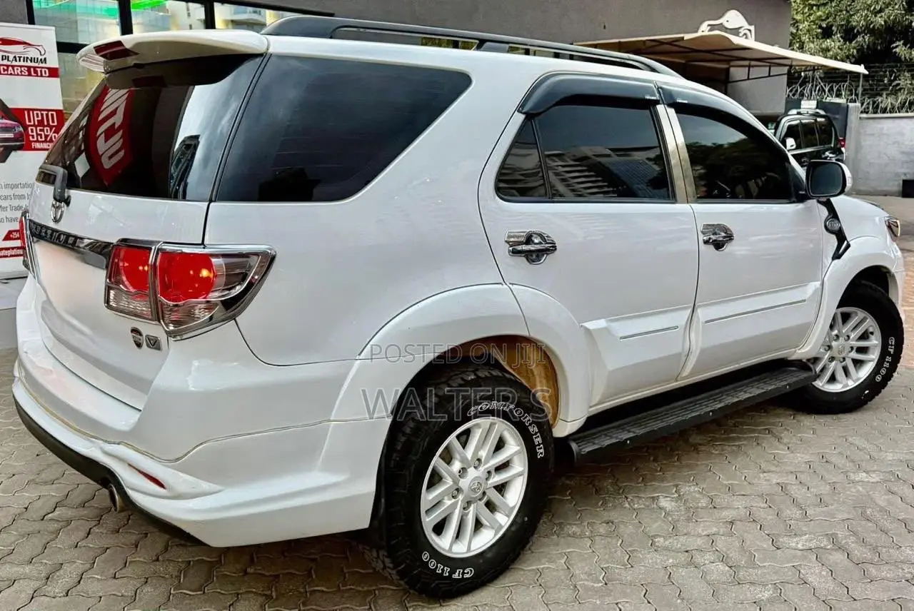 Toyota Fortuner 2013 White
