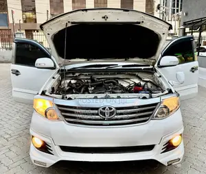 Toyota Fortuner 2013 White