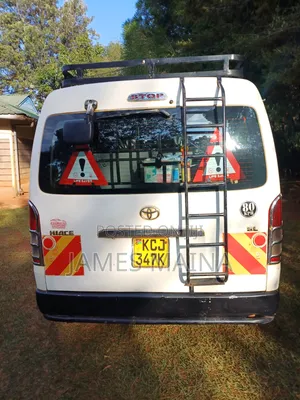 Toyota HiAce 2009 White