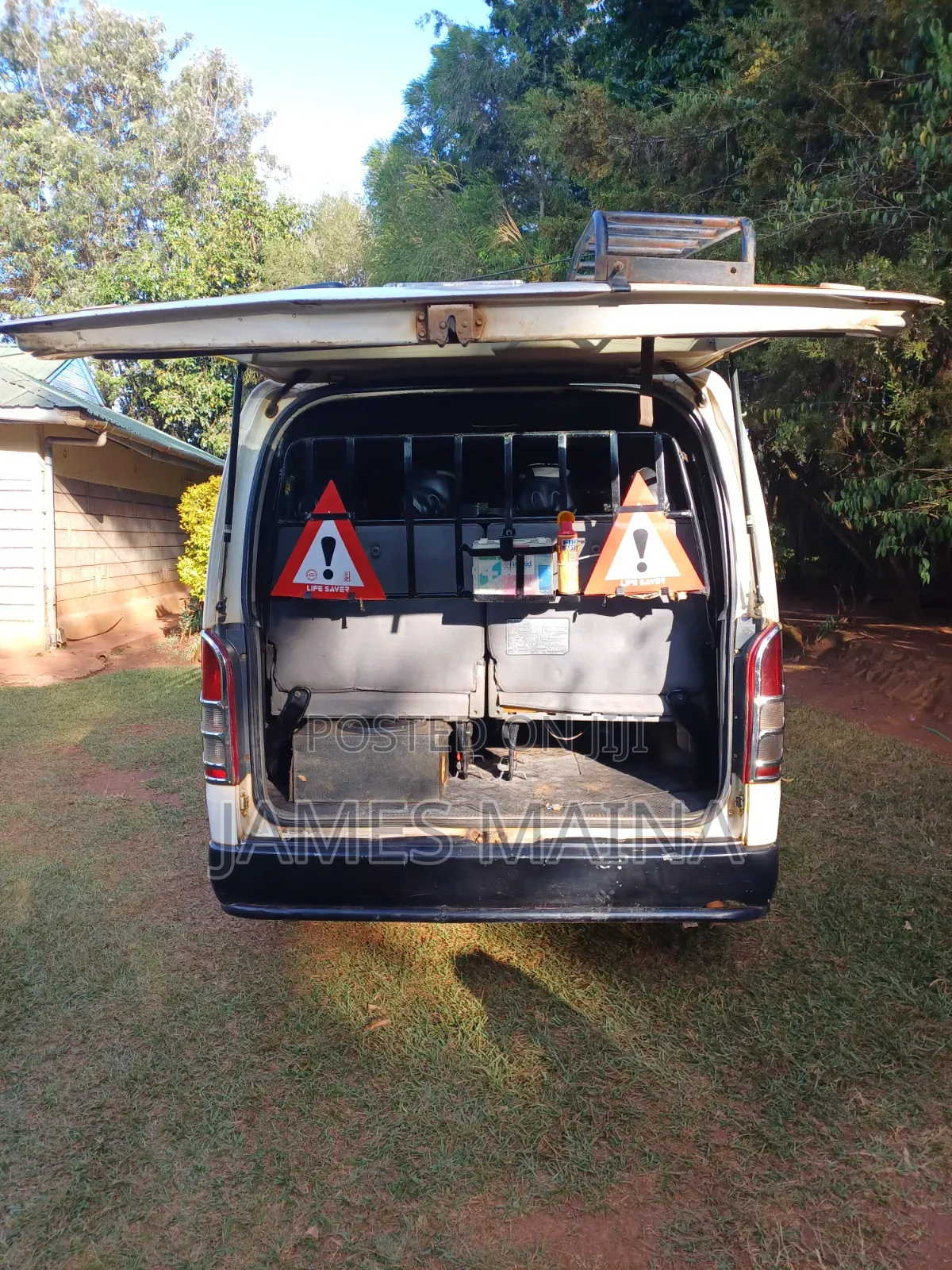 Toyota HiAce 2009 White