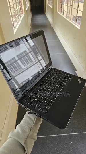 Laptop Lenovo 4GB SSD 128GB
