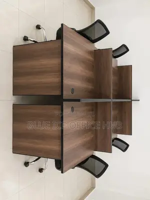 Modern 4 - Way Office Workstation With Partition