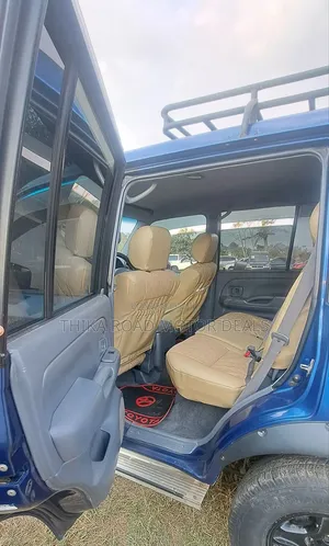 Toyota Land Cruiser 2000 Blue