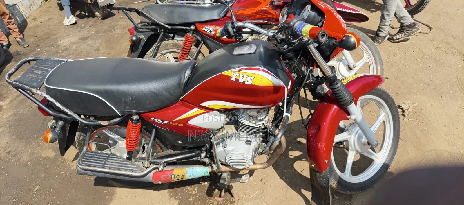 TVS HLX Plus ES 2025 Red