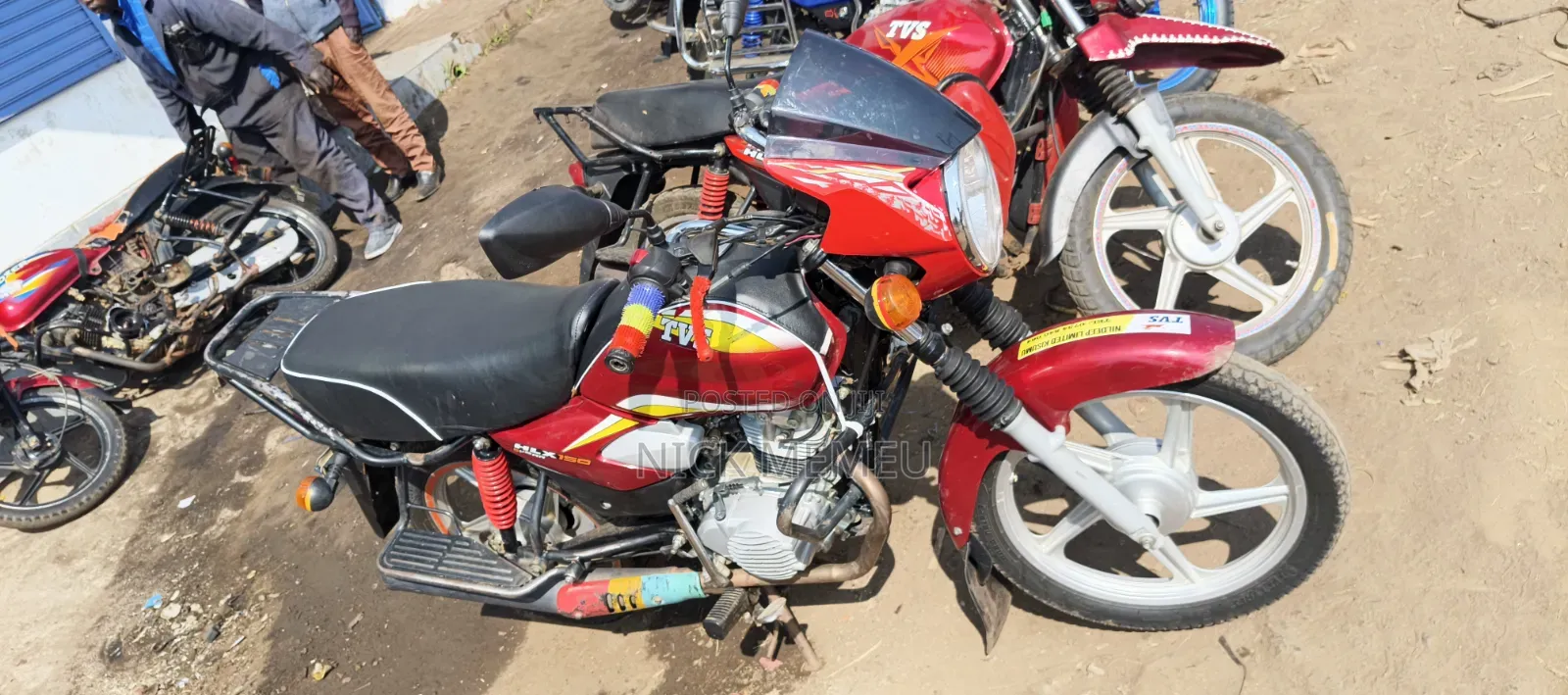 TVS HLX Plus ES 2025 Red