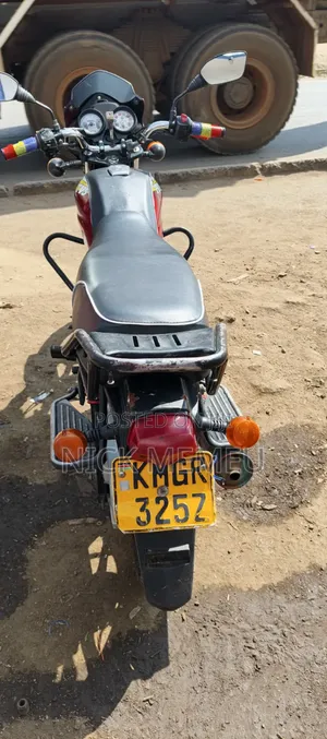 TVS HLX Plus ES 2025 Red