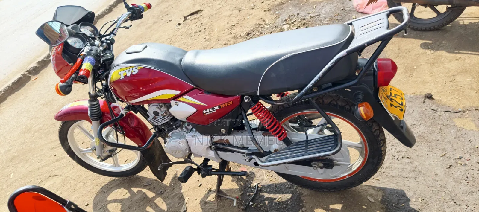 TVS HLX Plus ES 2025 Red