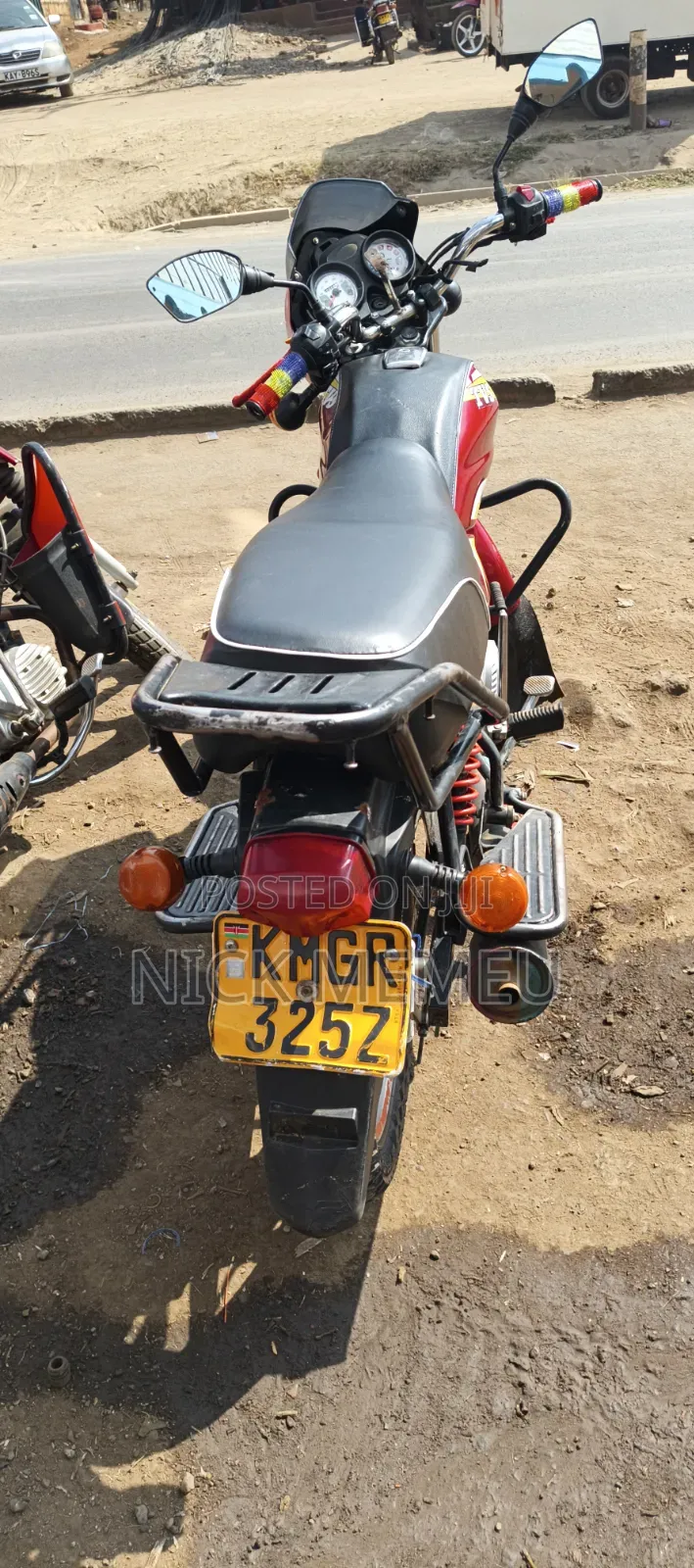 TVS HLX Plus ES 2025 Red