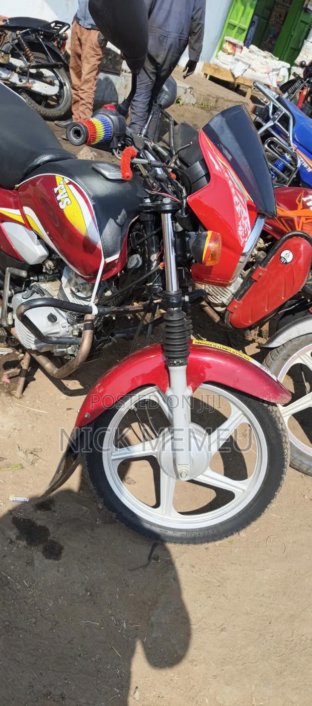 TVS HLX Plus ES 2025 Red - thumbnail 10