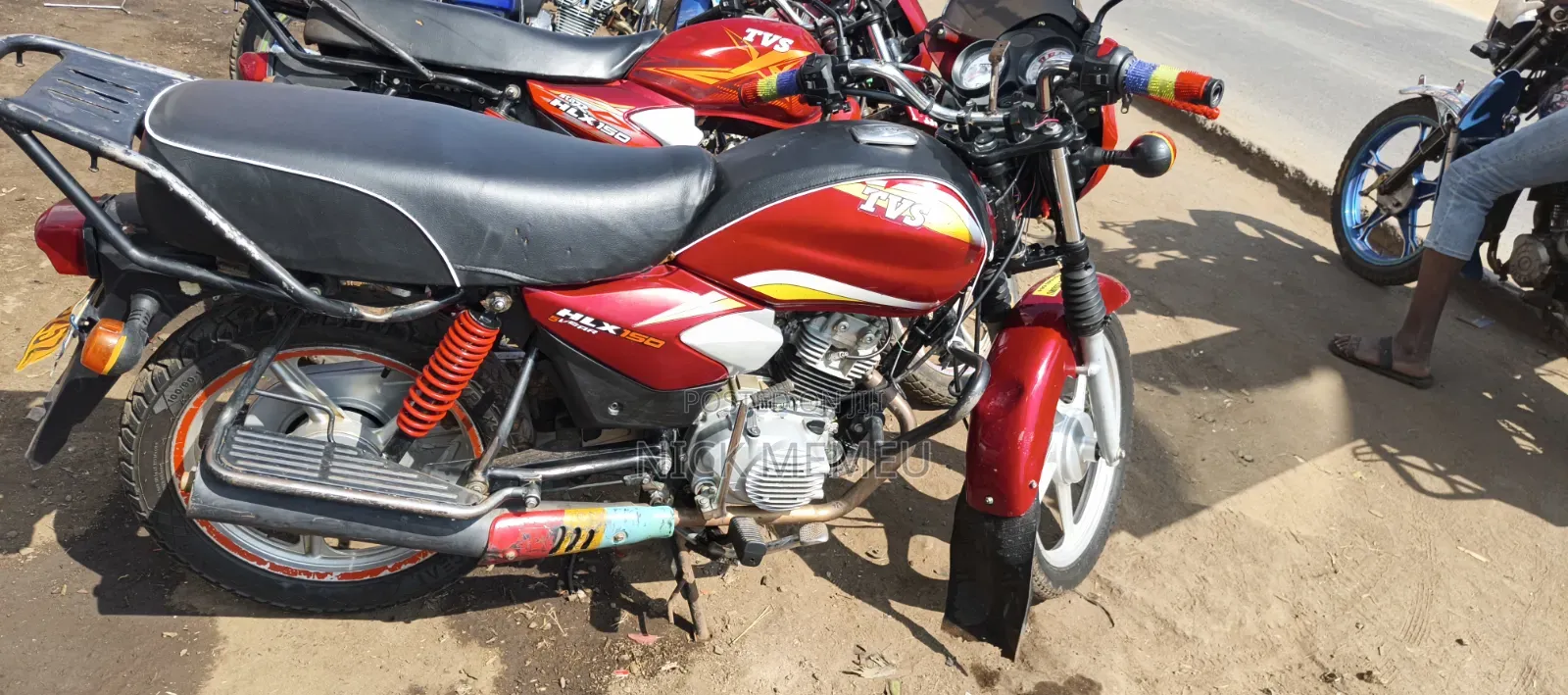 TVS HLX Plus ES 2025 Red