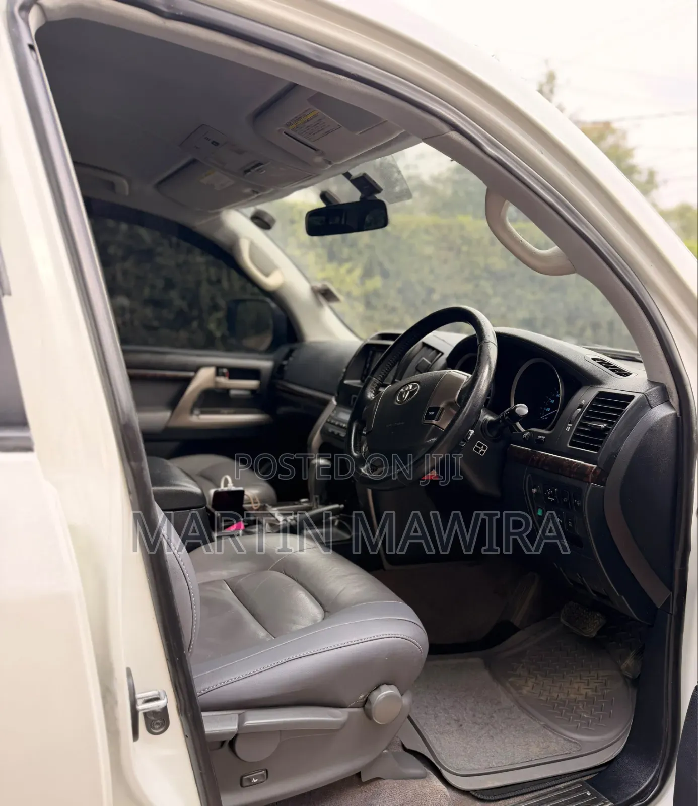 Toyota Land Cruiser Prado 2010 White