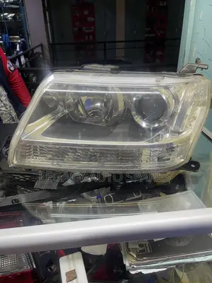 Suzuki Escudo Headlight