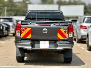 Toyota Hilux 2023 Gray