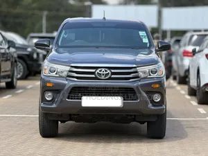 Toyota Hilux 2023 Gray