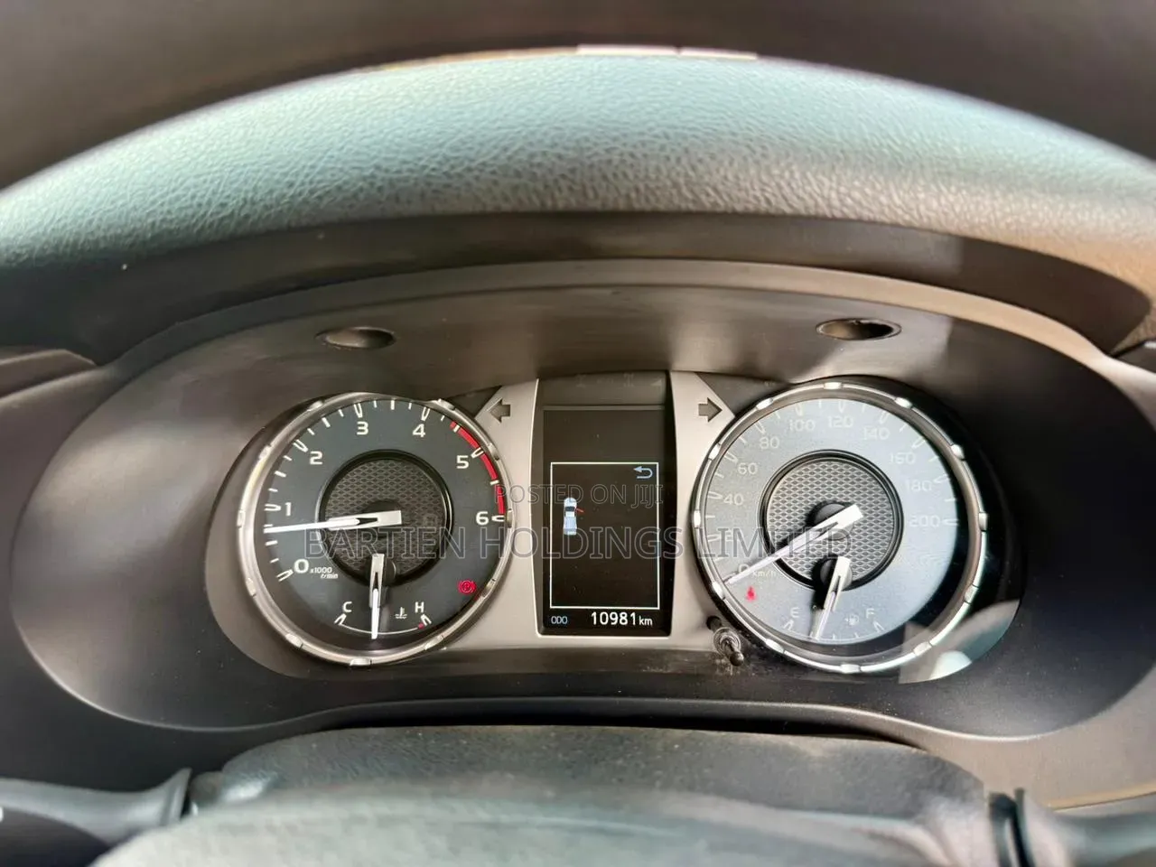 Toyota Hilux 2023 Gray