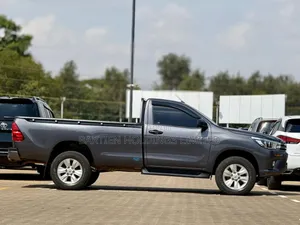 Toyota Hilux 2023 Gray
