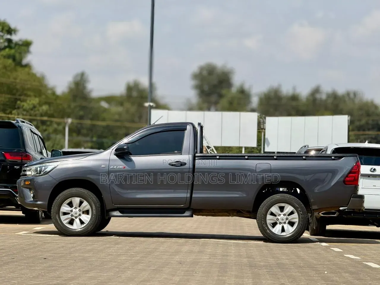 Toyota Hilux 2023 Gray