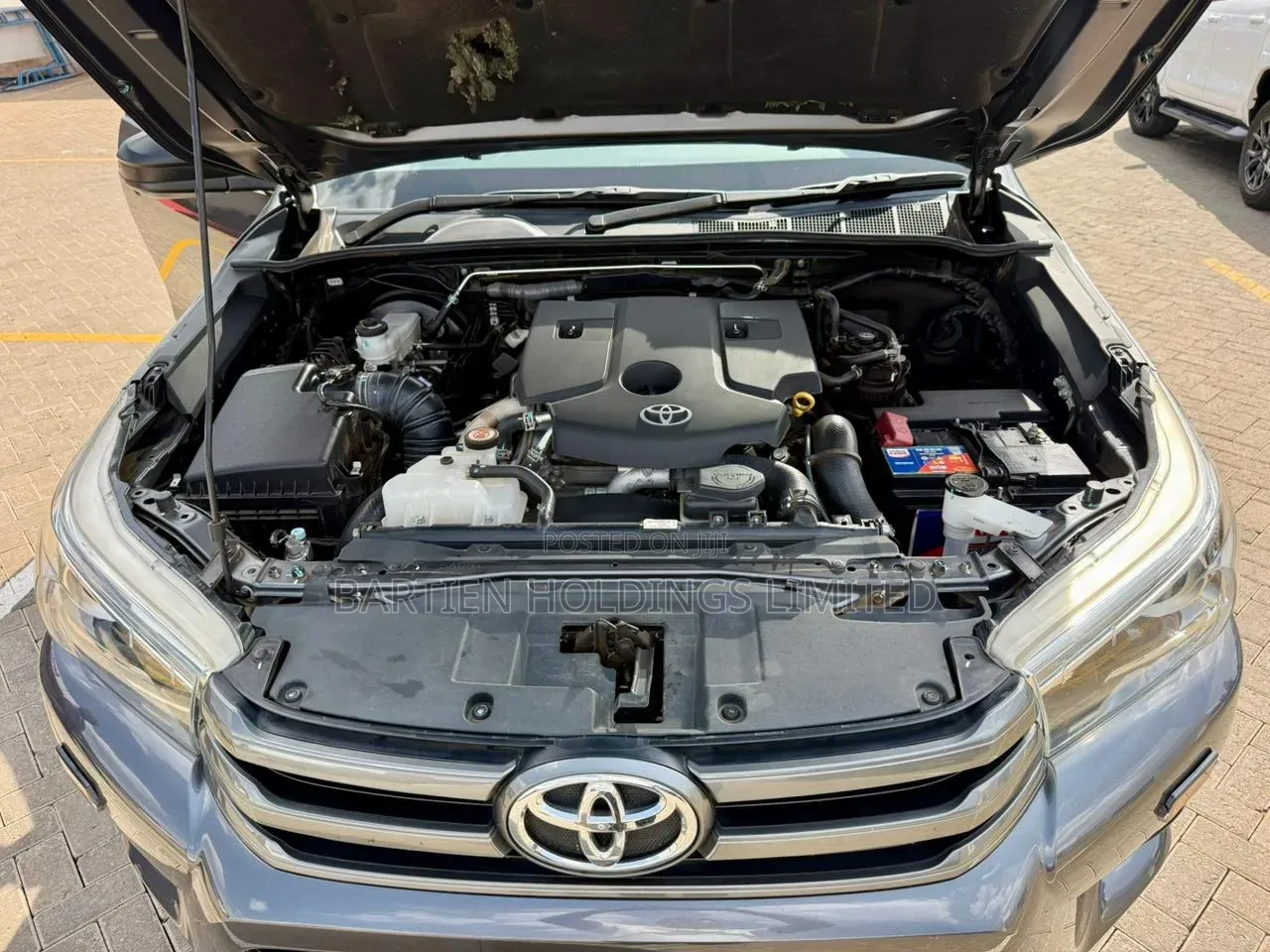 Toyota Hilux 2023 Gray