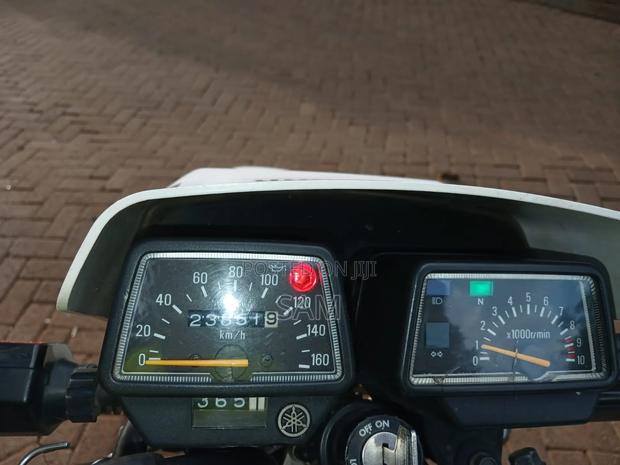 Yamaha DT175 2012 White - thumbnail 4