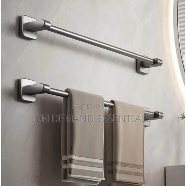 1pc 50CM Metallic Wall Mounted Towel Rack