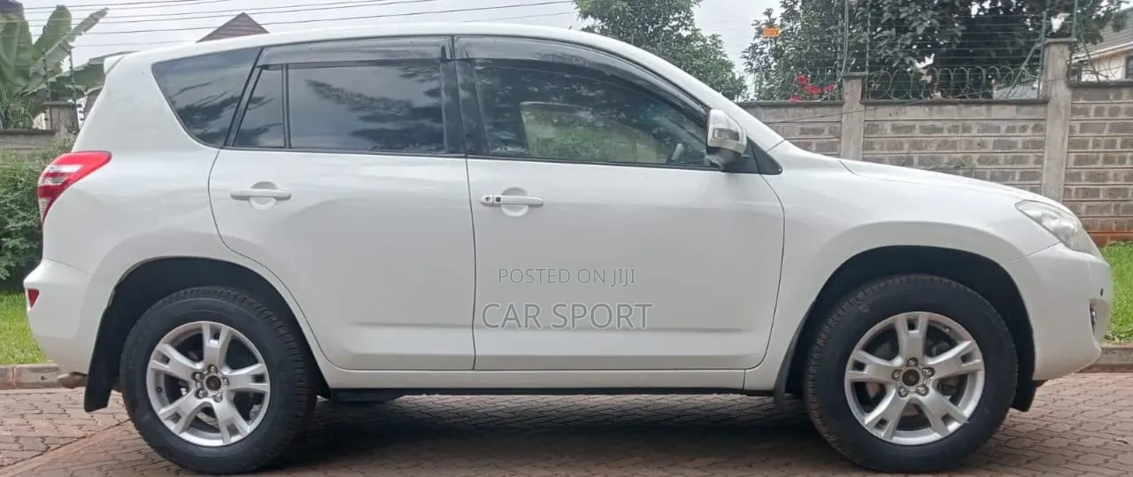 Toyota RAV4 2009 White