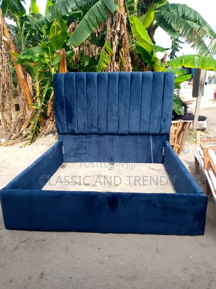 5x6 Rnavy Blue Chester Bed