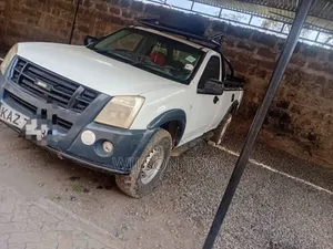 Isuzu D-MAX 2010 White