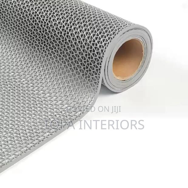 Perforated PVC Antislip Rubber Mats for Outdoor and Indoor Spaces