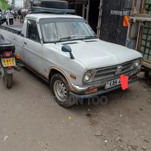 Nissan Pick-Up 1995 White