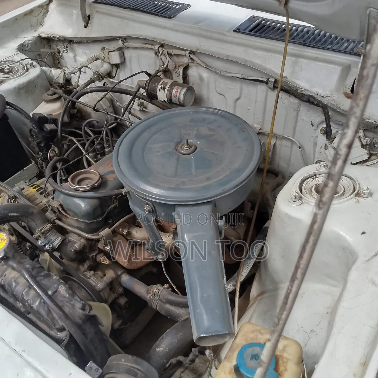 Nissan Pick-Up 1995 White