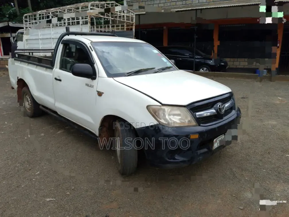 Toyota Hilux 2009 White