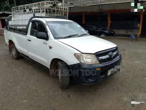 Toyota Hilux 2009 White