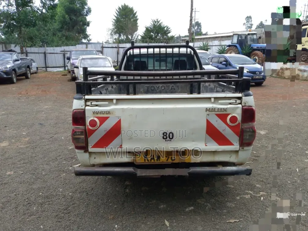 Toyota Hilux 2009 White