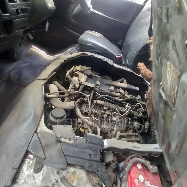 Toyota HiAce 2012 Grey - thumbnail 5