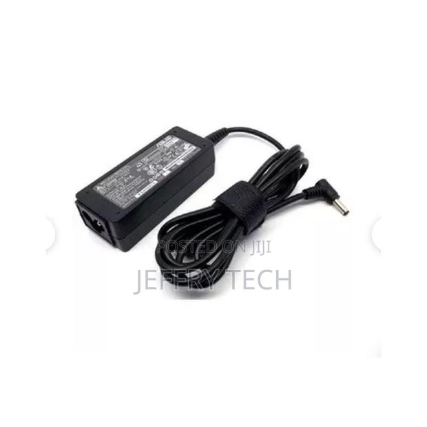 ASUS Small-Bout 19V 1.75A Charger (40135) - Black