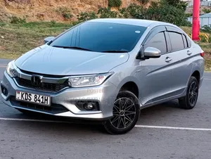 Honda Grace 2018 Silver