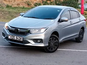 Honda Grace 2018 Silver