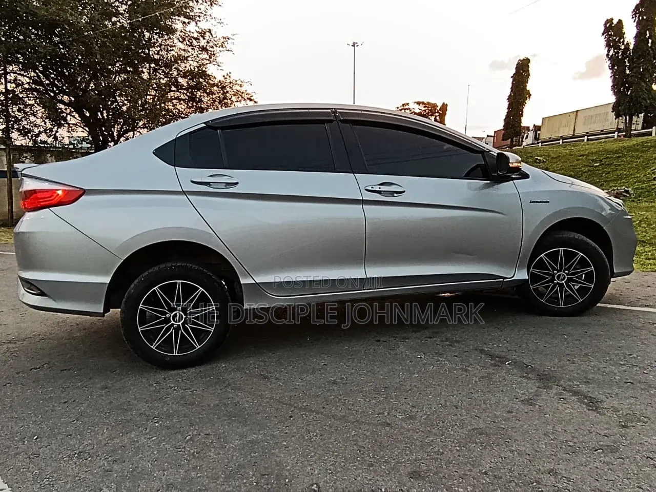 Honda Grace 2018 Silver