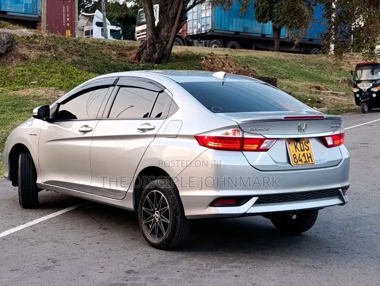 Honda Grace 2018 Silver