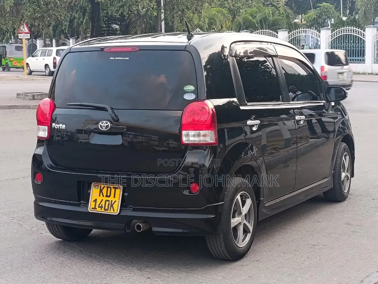 Toyota Porte 2018 Black