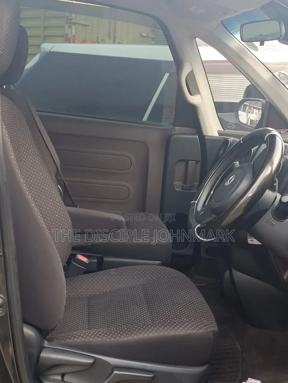 Toyota Porte 2018 Black