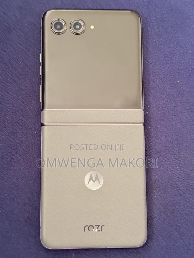 Motorola Razr 2024 256 GB Gray - thumbnail 3