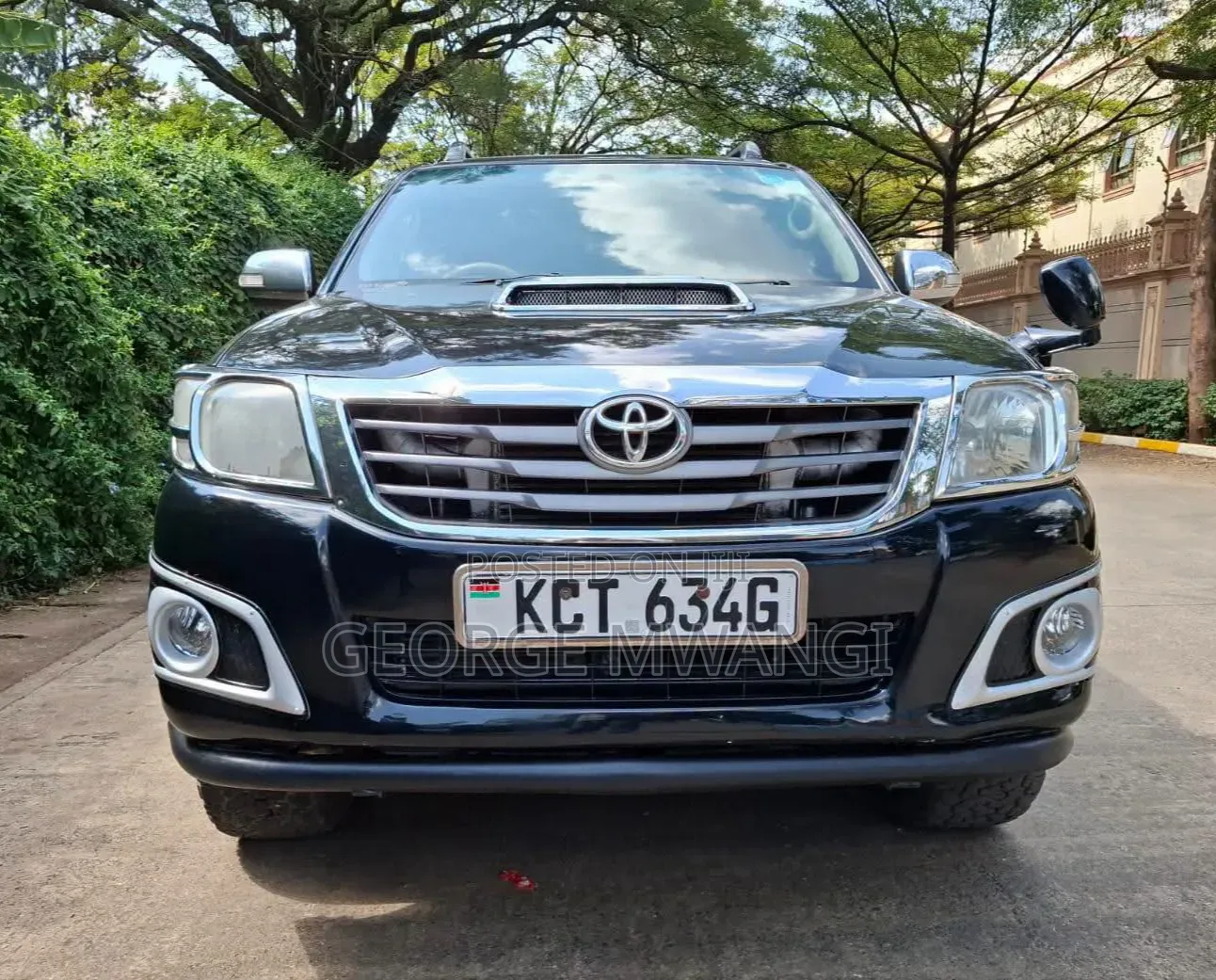 Toyota Hilux 2012 Black