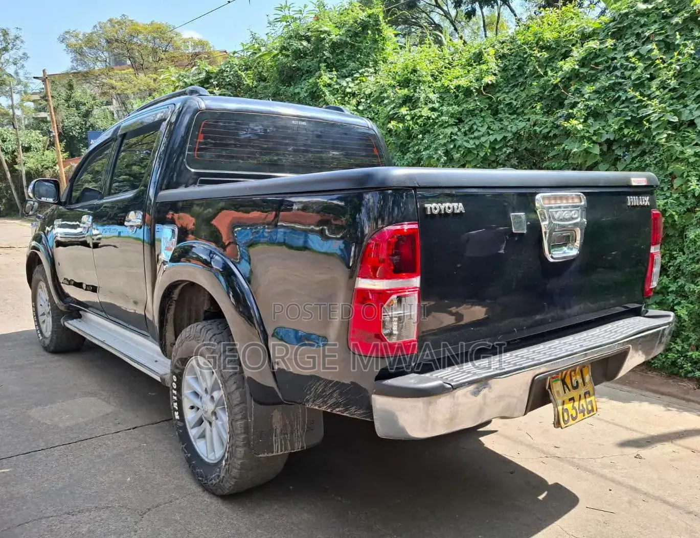 Toyota Hilux 2012 Black