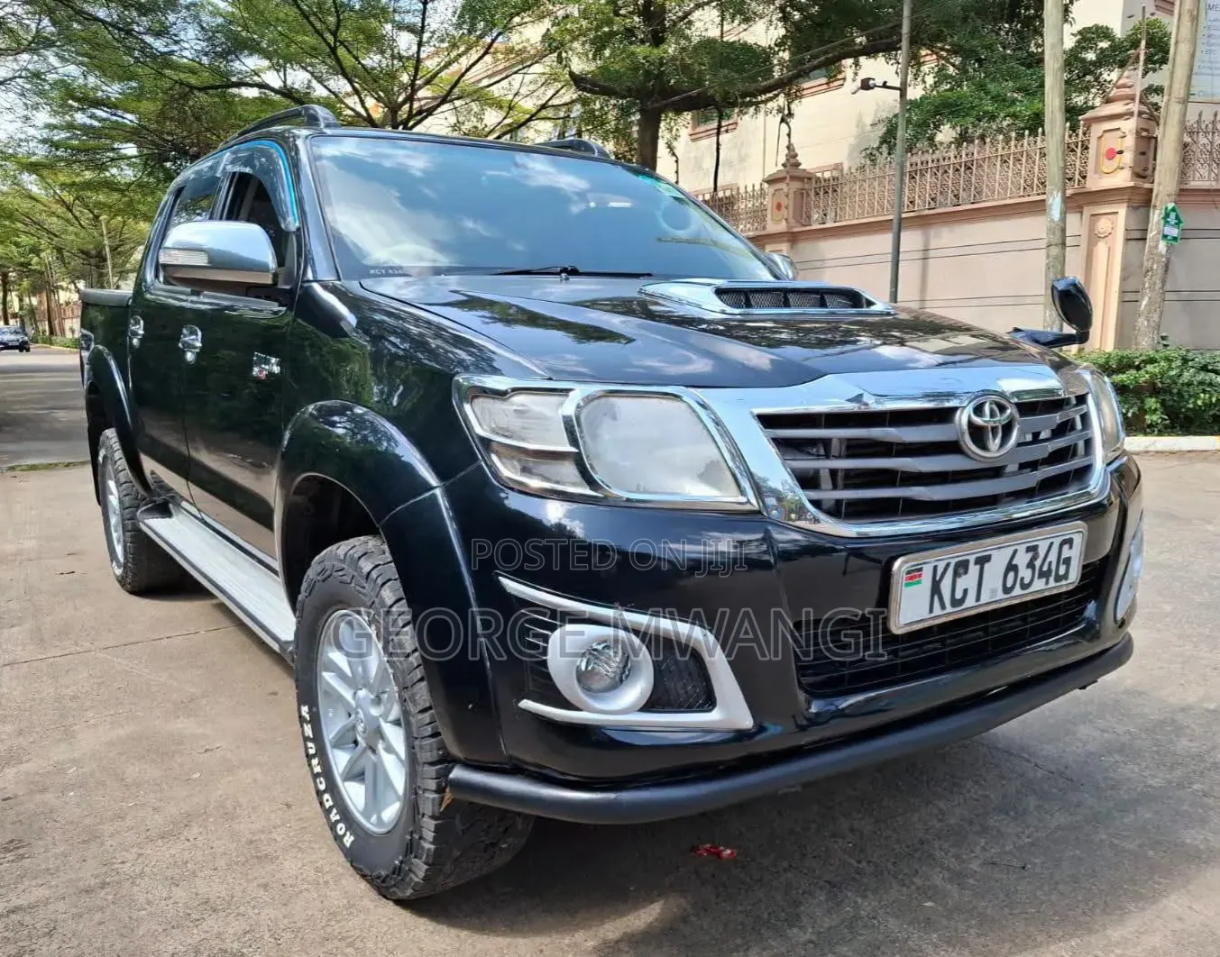 Toyota Hilux 2012 Black
