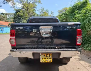 Toyota Hilux 2012 Black